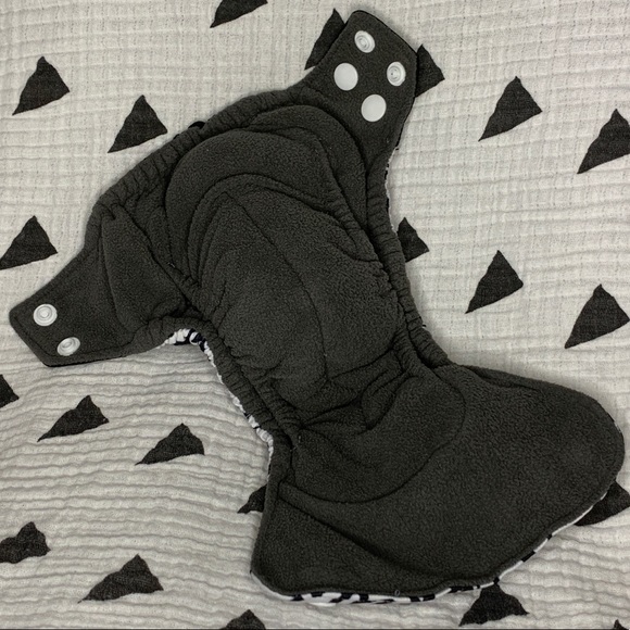 Elinfant Newborn All-in-one cloth diaper BnW heart - Picture 4 of 5